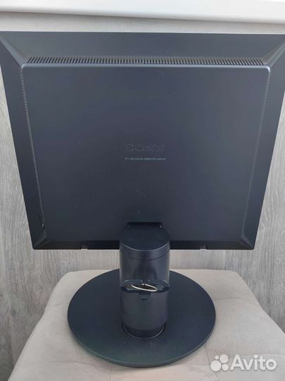 ЖК монитор Sony SDM-S74E б/у в рабочем состоянии