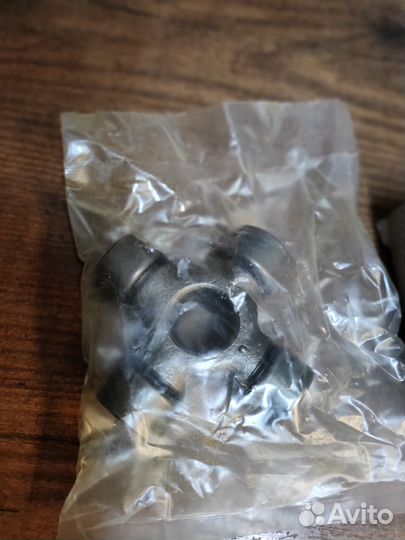 Крестовина карданного вала Mercedes-Benz