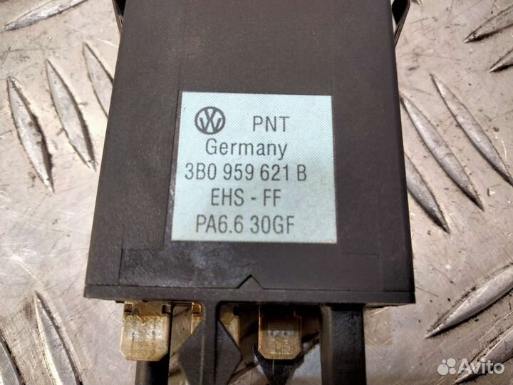 Кнопка подогрева стекла Passat B5