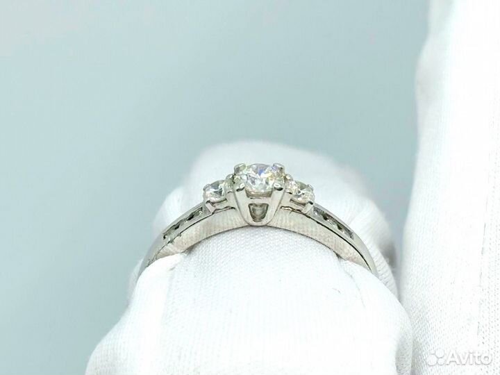 Золотое кольцо с бриллиантами 16 р