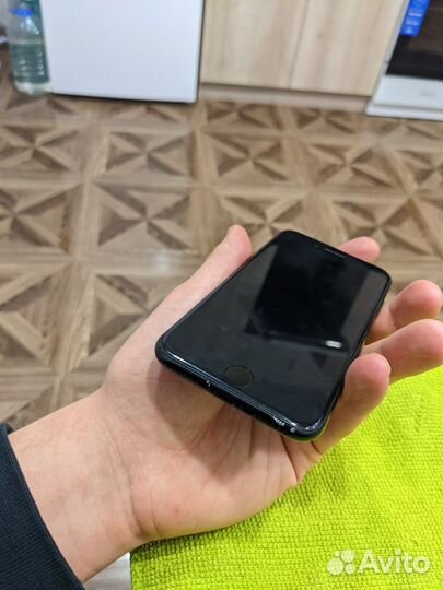 iPhone SE (2020), 64 ГБ