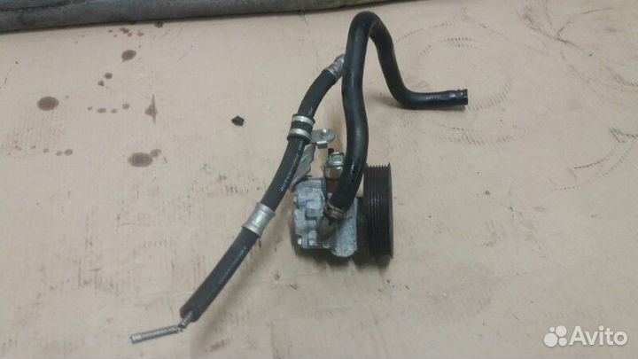Насос гидроусилителя гур Toyota Avensis II AZT250
