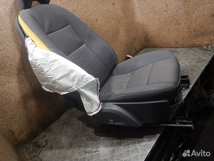 Сиденье переднее правое, Volvo (Вольво) -S40 (04)