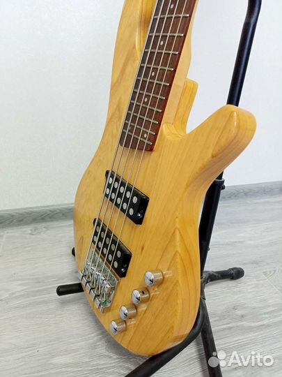 Бас гитара 5 струн Ibanez