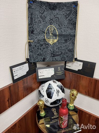 Мяч с автографами сборной России по футболу чм-18