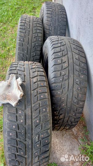 Kumho I'Zen KW22 215/65 R16 98T