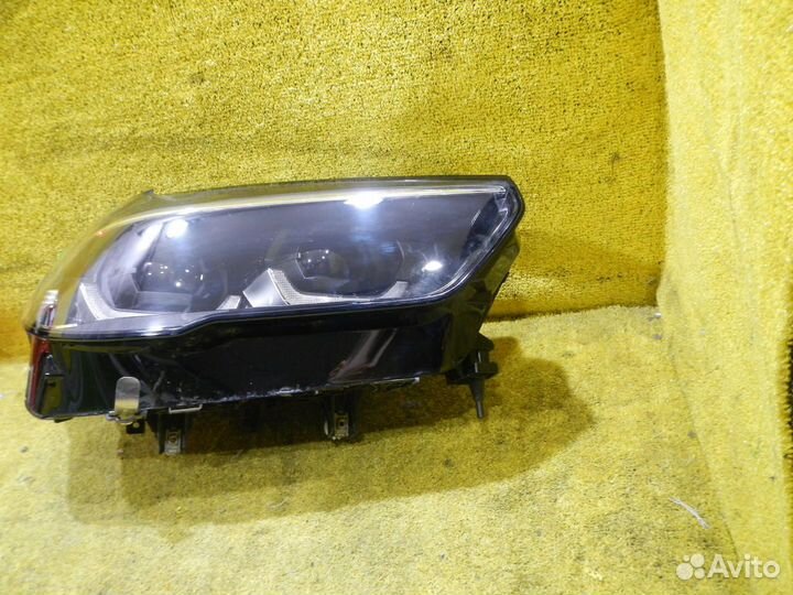 Фара правая BMW X5