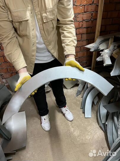 Внутренняя арка Mazda Bongo Friendee (1995–1999)