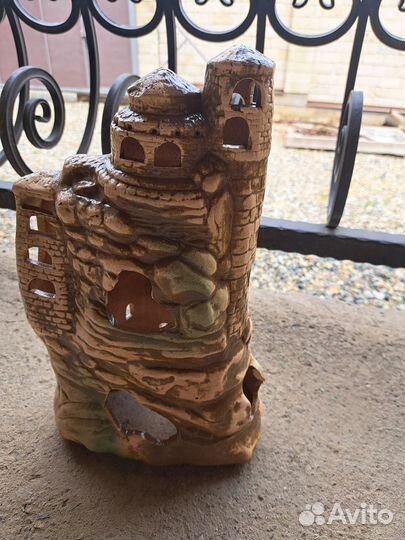 Замок в аквариум