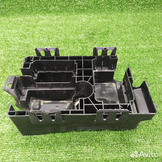 Короб предохранителей Opel Astra J GTC 2012