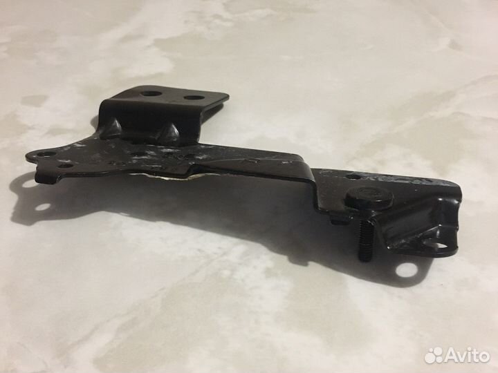 Кронштейн датчика подушки безопасн. KA -DodgeNitro