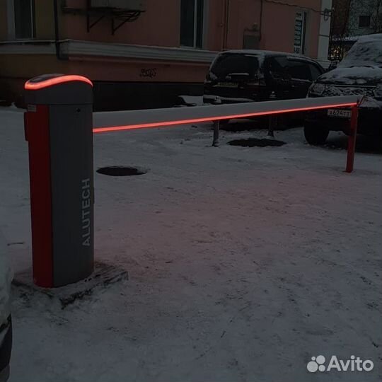 Автоматический шлагбаум