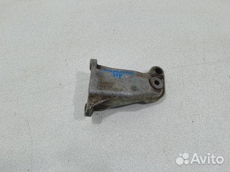 Кронштейн двигателя