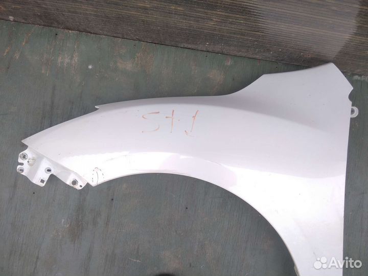 Mazda 3 BL крыло переднее левое
