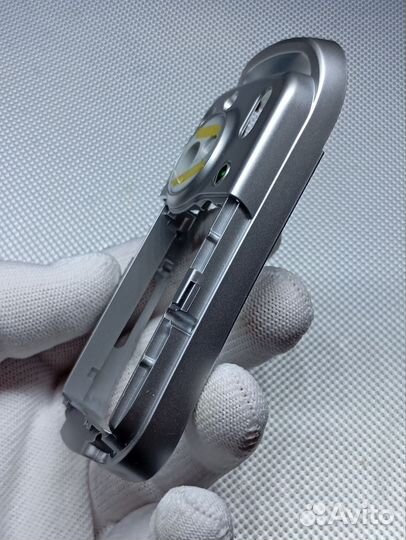 Sony Ericsson W600i. Задняя часть корпуса. Новая