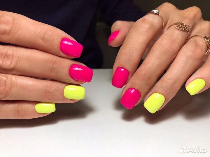 Модель на маникюр