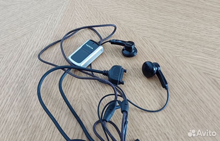 Проводные наушники Sony, Nokia, Samsung