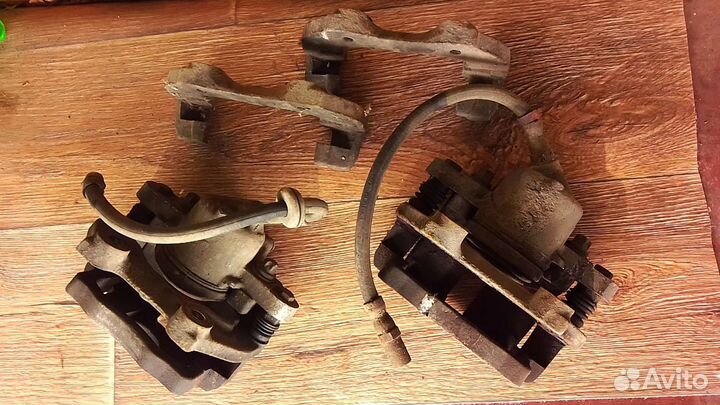 Передние тормозные суппорта пара ваз r14/r13