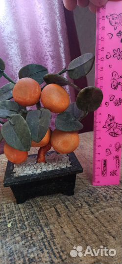 Мандариновое дерево, камень и керамика