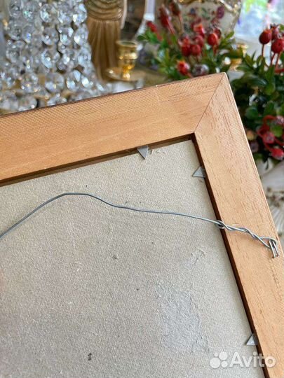 Антиквариат. Картина на шелке в деревянной раме