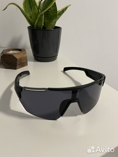 Солнцезащитные очки мужские Tommy Hilfiger