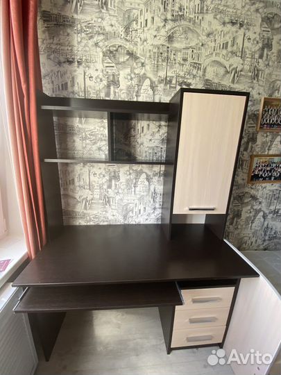 Детский письменный стол