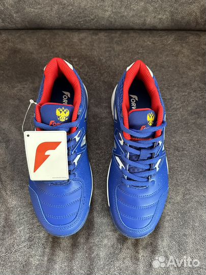 Продам кроссовки Forward