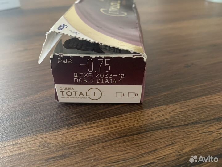 Контактные линзы Dailies Total