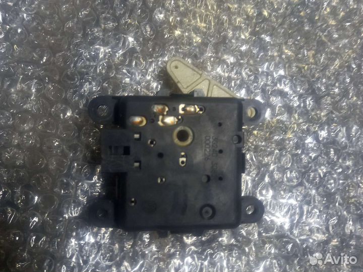 Ниссан альмера N 16 регулятор заслонки печки