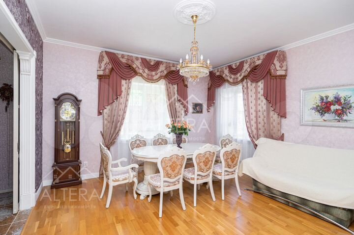 Дом 280 м² на участке 30 сот.