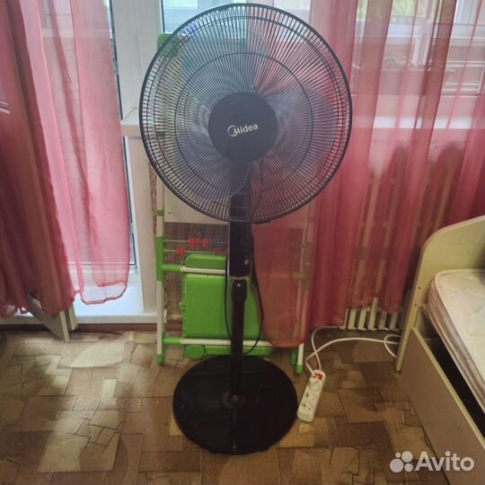 Вентилятор напольный Midea FS4057