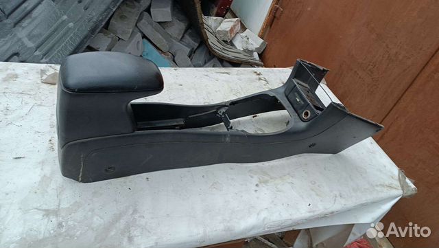 Центральная консоль с подлокотником Vectra b рест