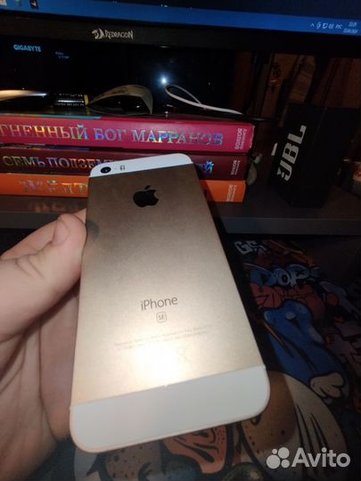 iPhone SE, 32 ГБ