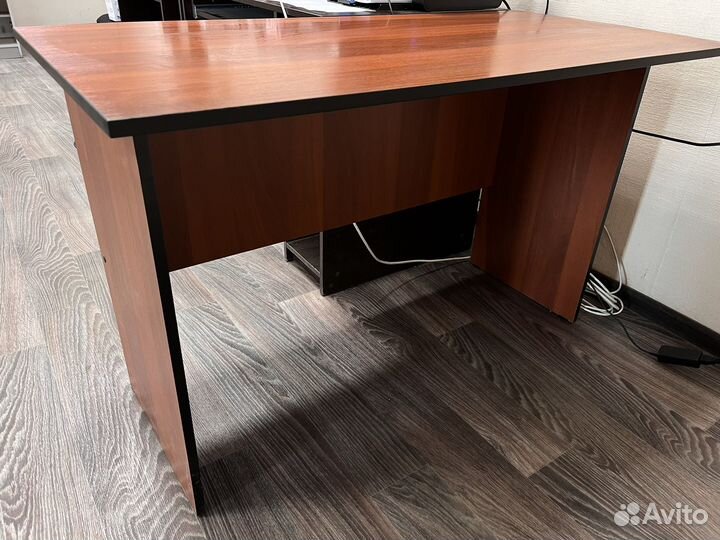 Письменный стол