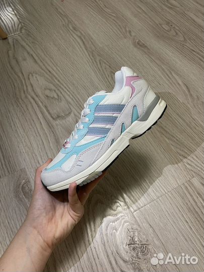 Кроссовки женские adidas torsion