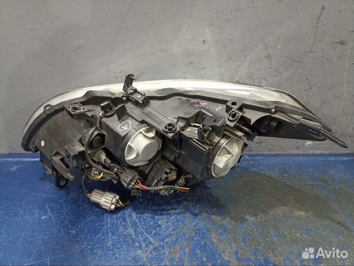 Фара ксенон правая Infiniti M Y51