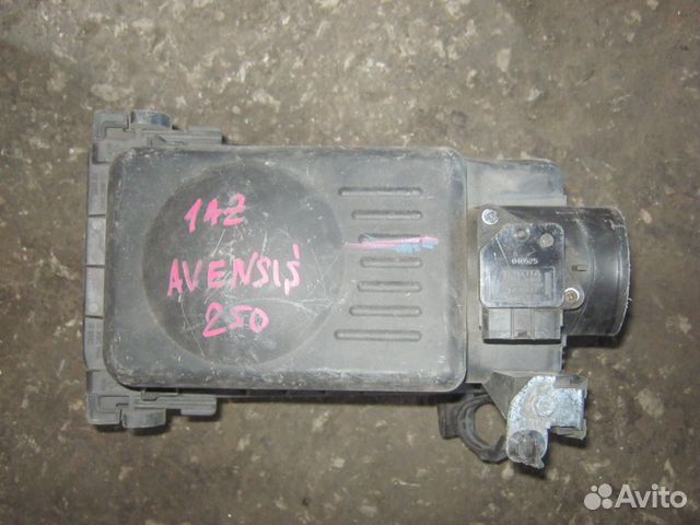 Корпус воздушного фильтра Toyota Avensis 2005