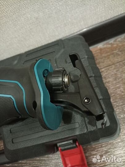 Сабельная пила Makita JR3050M