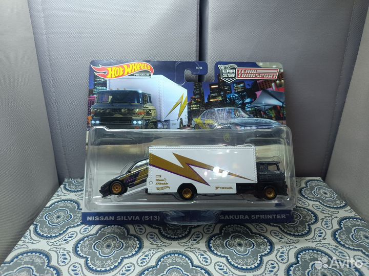 Hot wheels premium team transport Nissan Silvia