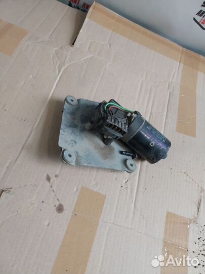 Моторчик дворников Mitsubishi carisma лифтбэк