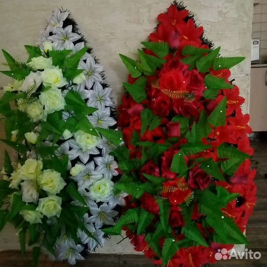 Ритуальные венки и корзины в наличии и на заказ