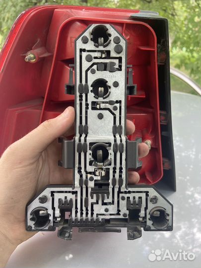 Задний правый фонарь volkswagen bora