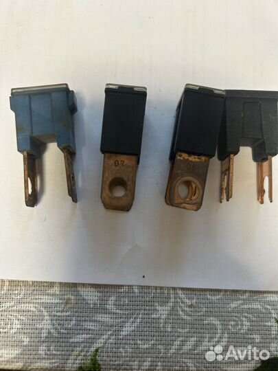 Предохранитель столбчатый (под болт) автомобильный