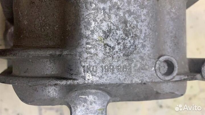 Опора двигателя правая VW Passat (B7) 2011-2015