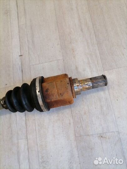 Привод передний правый Nissan Note E11 HR16DE 2007