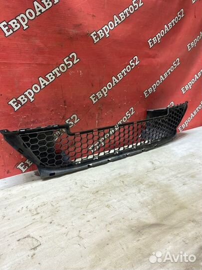 Решетка в бампер LADA Largus 1 K4M 1.6 2013