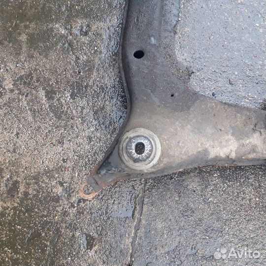 Подрамник ауди а4 б5 автомат