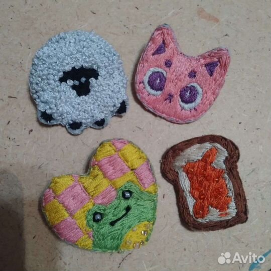 Броши значки из фетра, вышитые