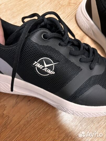 Кроссовки женские time jump