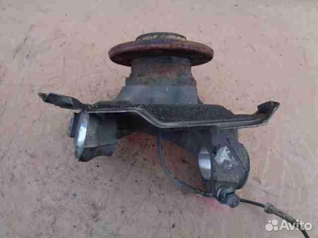 Кулак поворотный правый BMW 3-Series E90 6764444